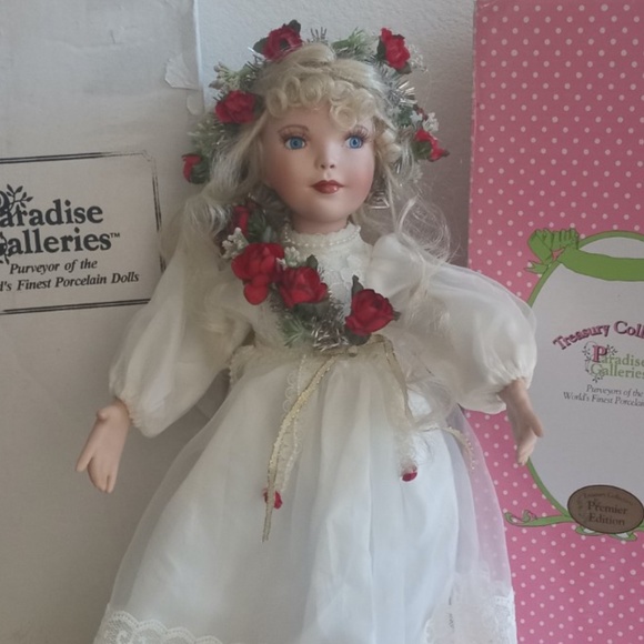 Angel of LOVE w Bird Porcelain Doll Patrica Rose w Box - Picture 11 of 11